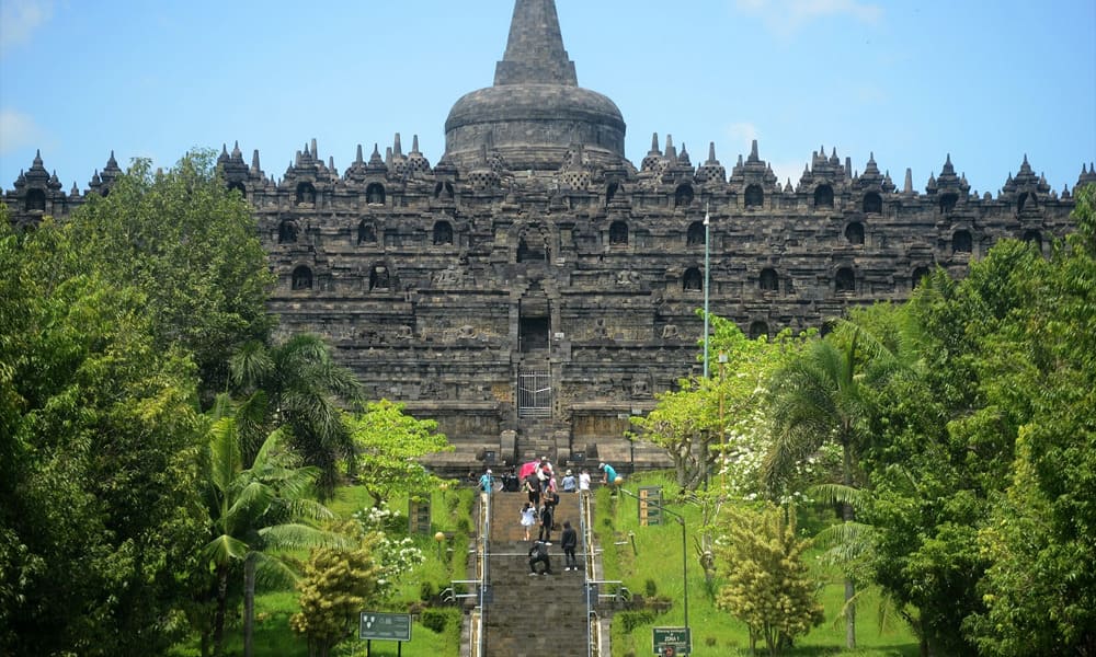 Candi Borobudur Wisata Yang Paling Banyak Pengunjung