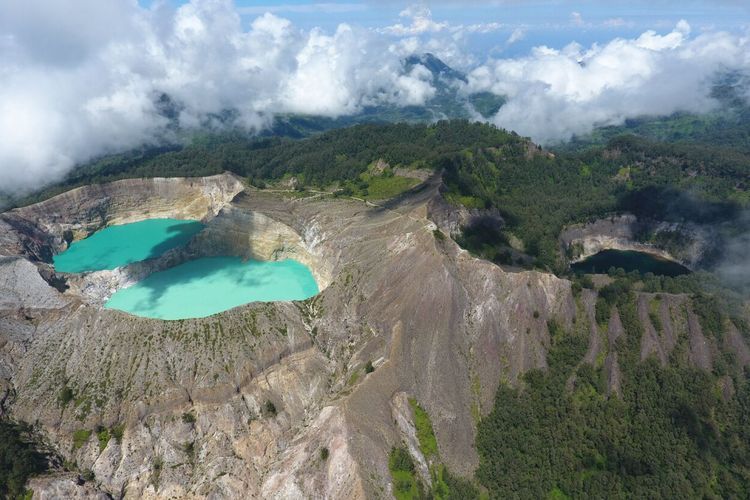 Sejarah Danau Kelimutu: Keajaiban Tiga Warna dari Masa ke Masa