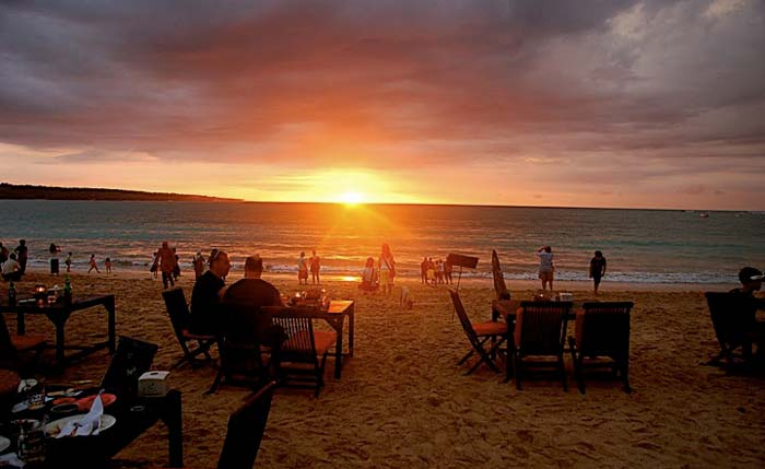 Keindahan Wisata Pantai Jimbaran