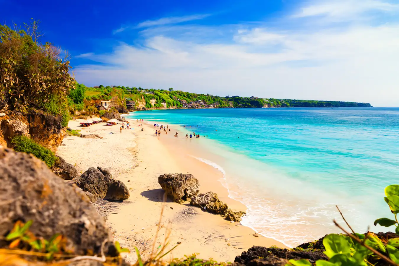 Keindahan Wisata Pantai Bingin: Surga Tersembunyi untuk Para Pecinta Ombak